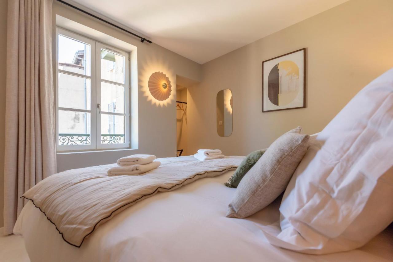 Le Cosy Chic . Proche Gare . Centre-Ville Macon . Neuf . Climatisation . Design . Wifi . Exterior foto